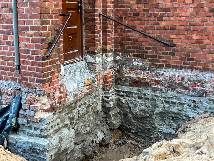 Foundation Repair Push Piers: Steel, Concrete, or Hybrid?